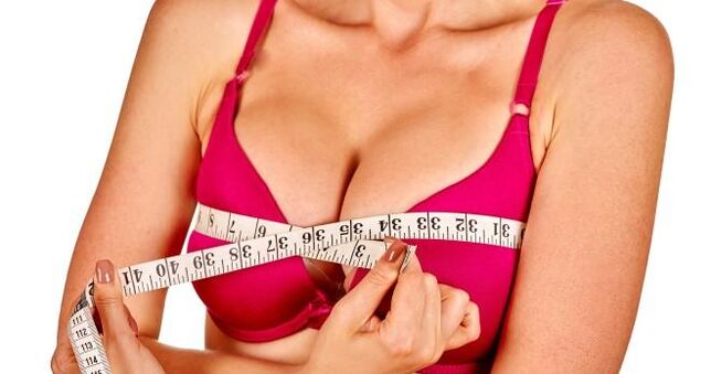 Breasts that have become larger after applying compresses